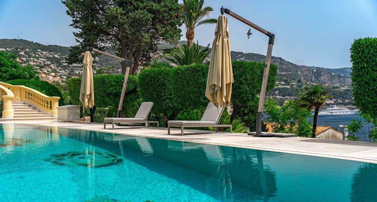 Infinity pool with panoramic ocean views